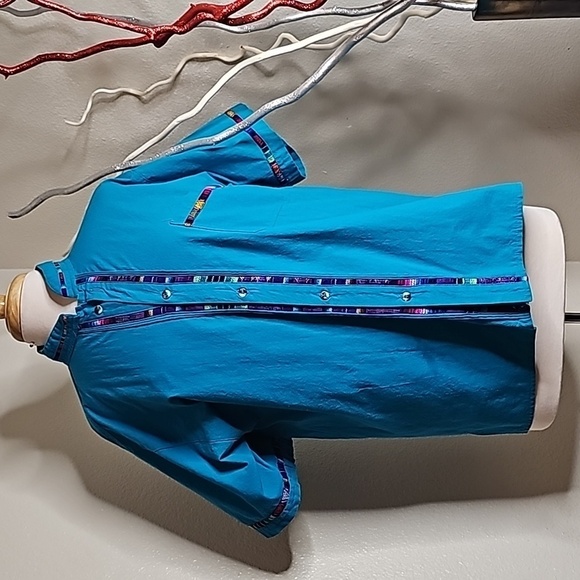 Men's Guayabera Shirt - Picture 2 of 6